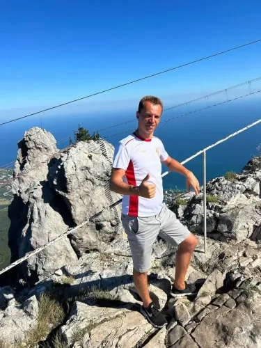 Ищу попутчика в Россию.